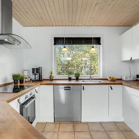 Nice Home In Juelsminde With Sauna * Sonderby (Midtjylland)
