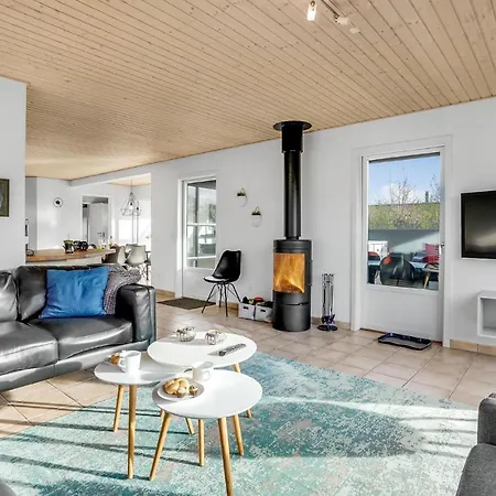 Σπίτι διακοπών Four-bedroom In Juelsminde Sonderby (Midtjylland)