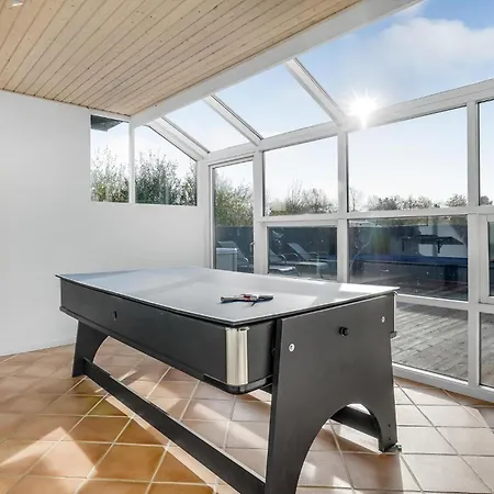 Σπίτι διακοπών Four-bedroom In Juelsminde *