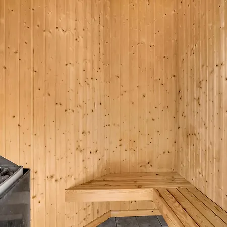 Σπίτι διακοπών Four-bedroom In Juelsminde *