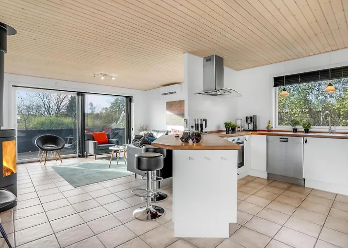 Four-bedroom In Juelsminde بيت للعطل Sonderby (Midtjylland)